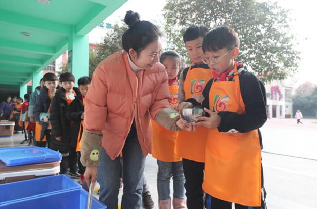 ͷΨһг”—Ϻ̶ʳƷͶӪ